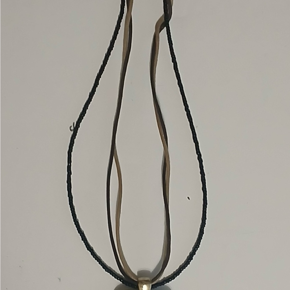 Elegant Black and Tan Necklace